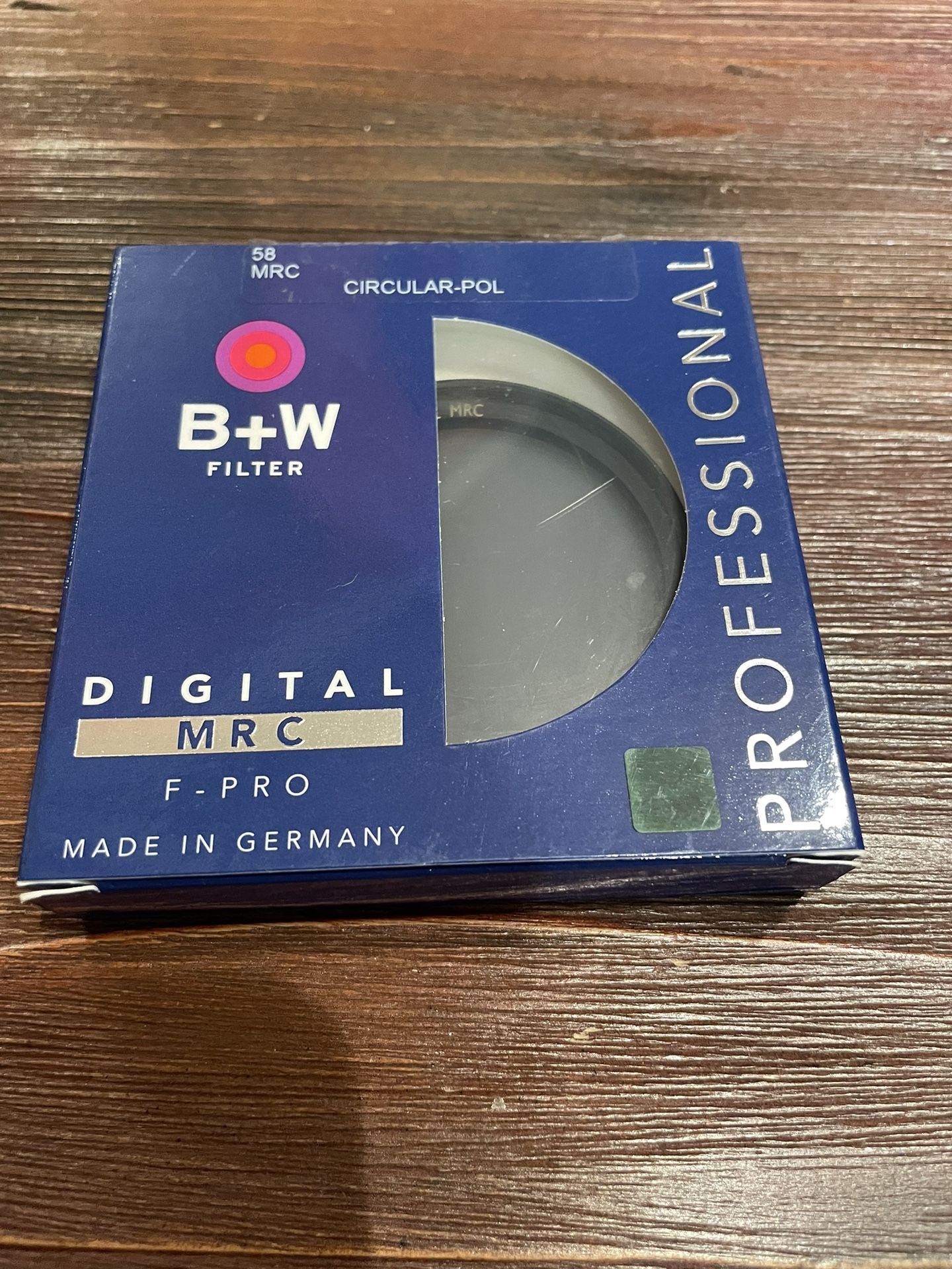 B+W 58mm F-Pro Circular Polarizer MRC (a).