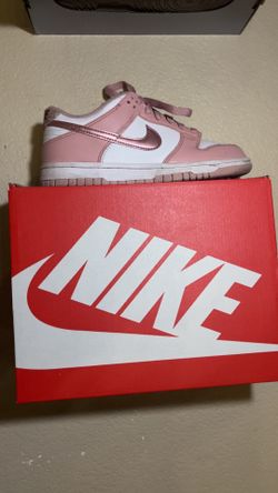 Women’s Nikes size 5.5