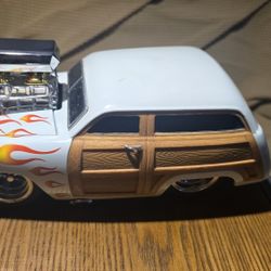 DIECAST '50 FORD WOODY 
