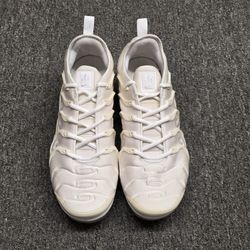 Nike Men's Air VaporMax Plus Triple White Shoes Sneakers Size 10.5 924453-100