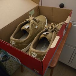 Puma Skate Sneaker 9.5 Men Soft Foam+ Brown 