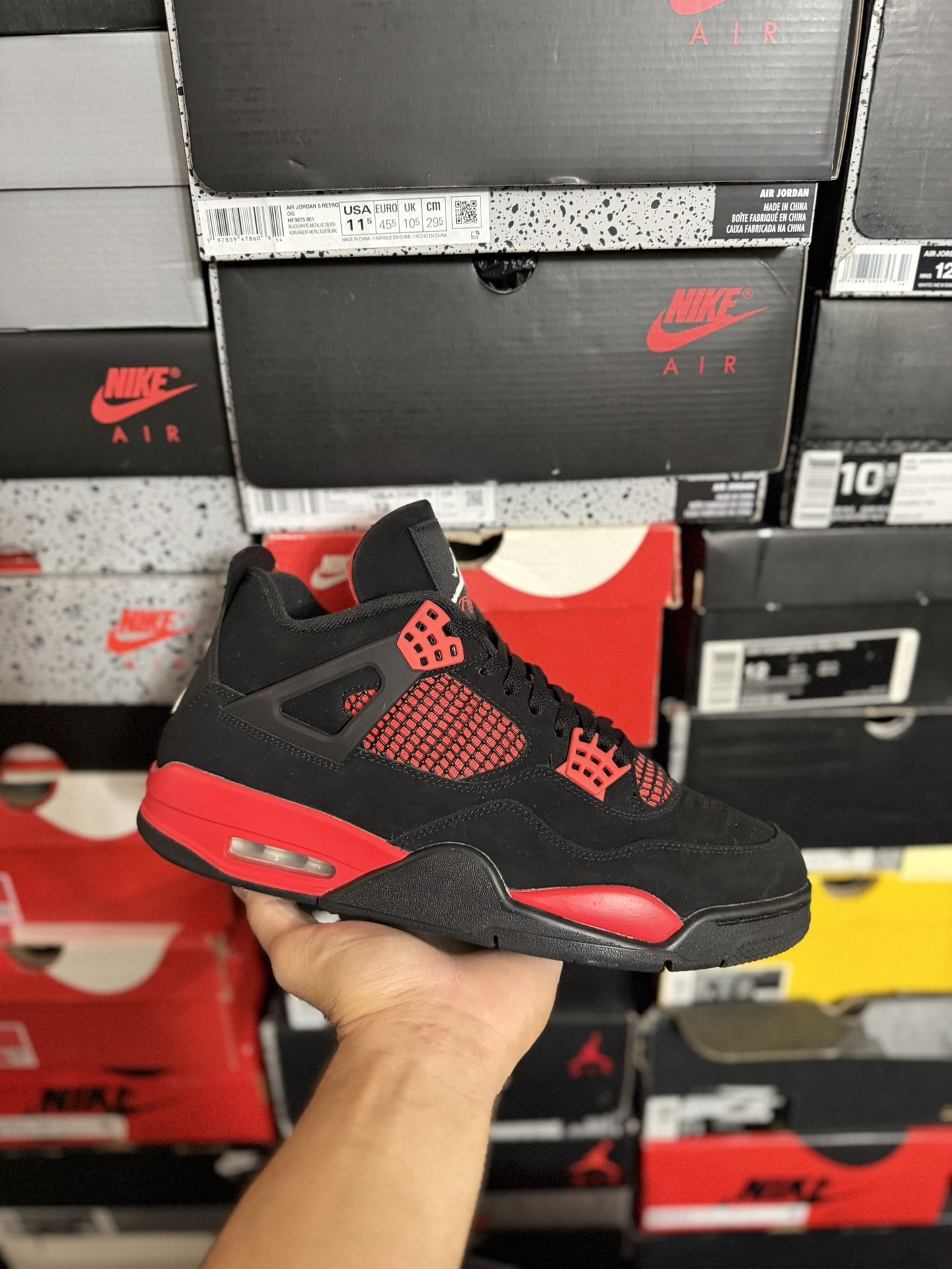 Jordan Red Thunder 4s size 11.5 VNDS 