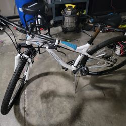 Specialized Myka Mountain Bike 