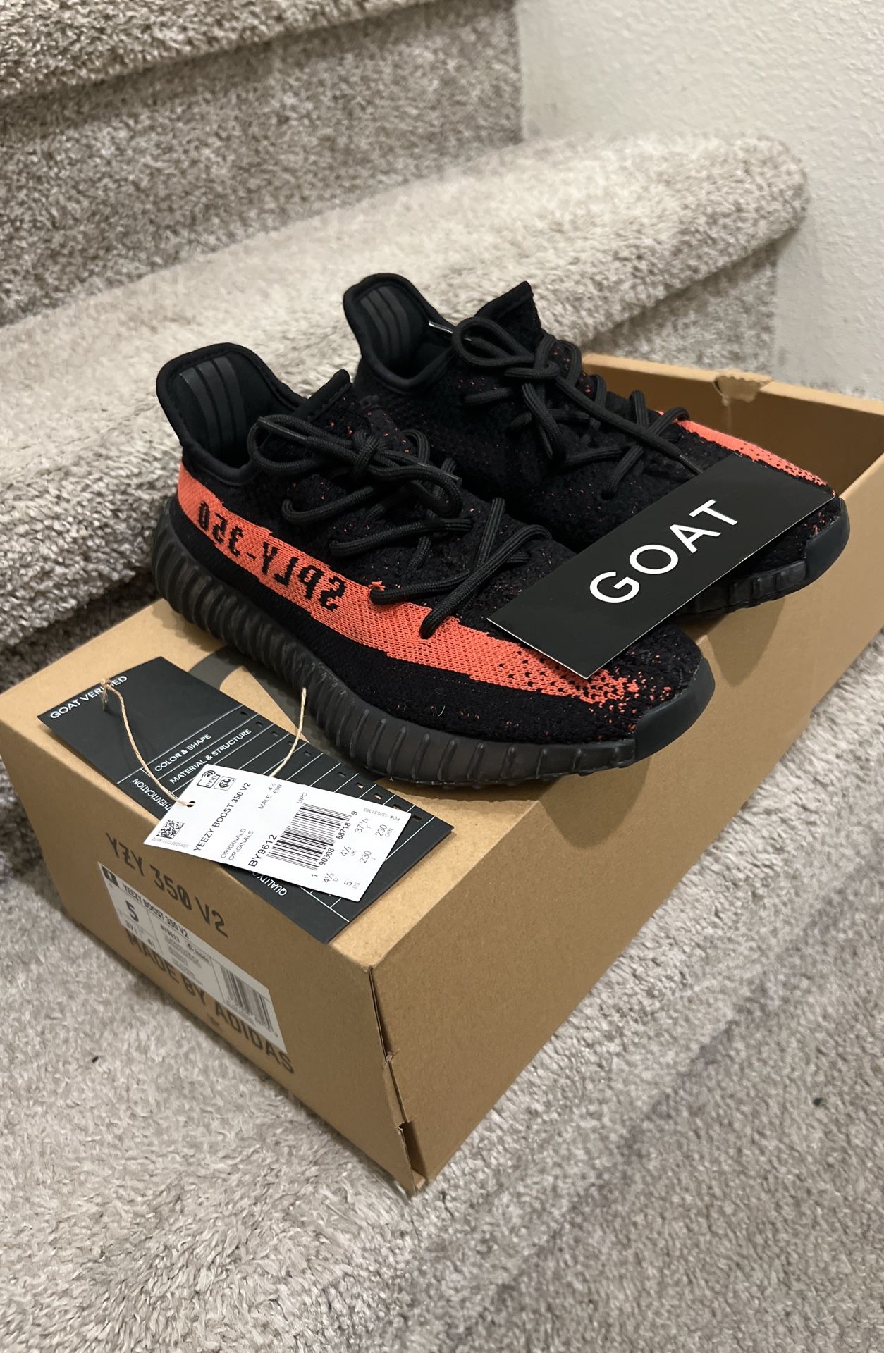 YEEZY 350 V2 PREOWNED SIZE 5