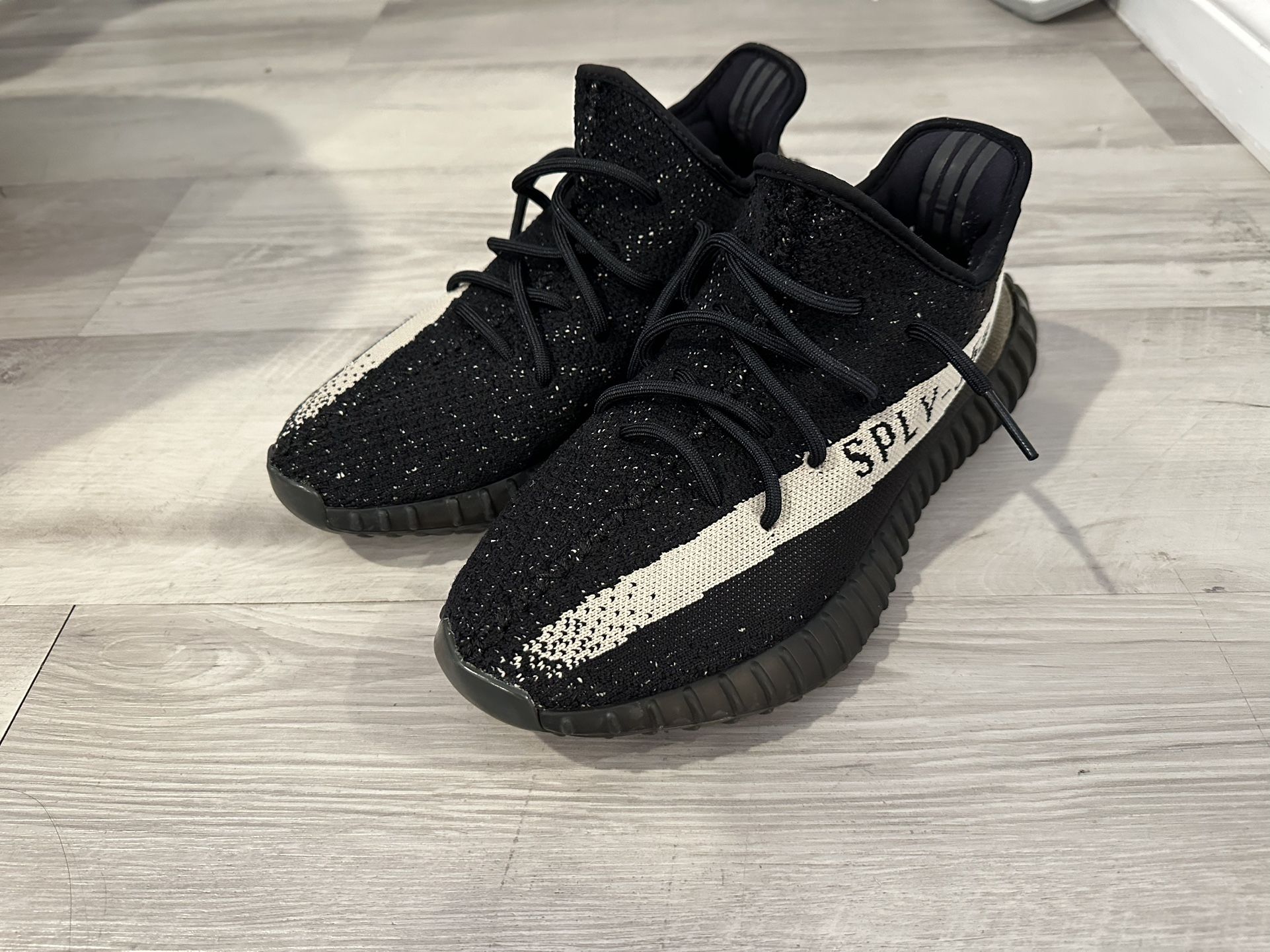adidas Yeezy Boost 350 V2 Oreo