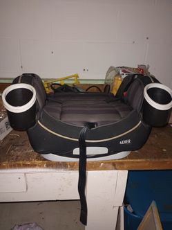Booster seat. Excellent condition. Very clean .naugatuck