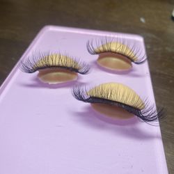 Eyelash Extensions / Lashes