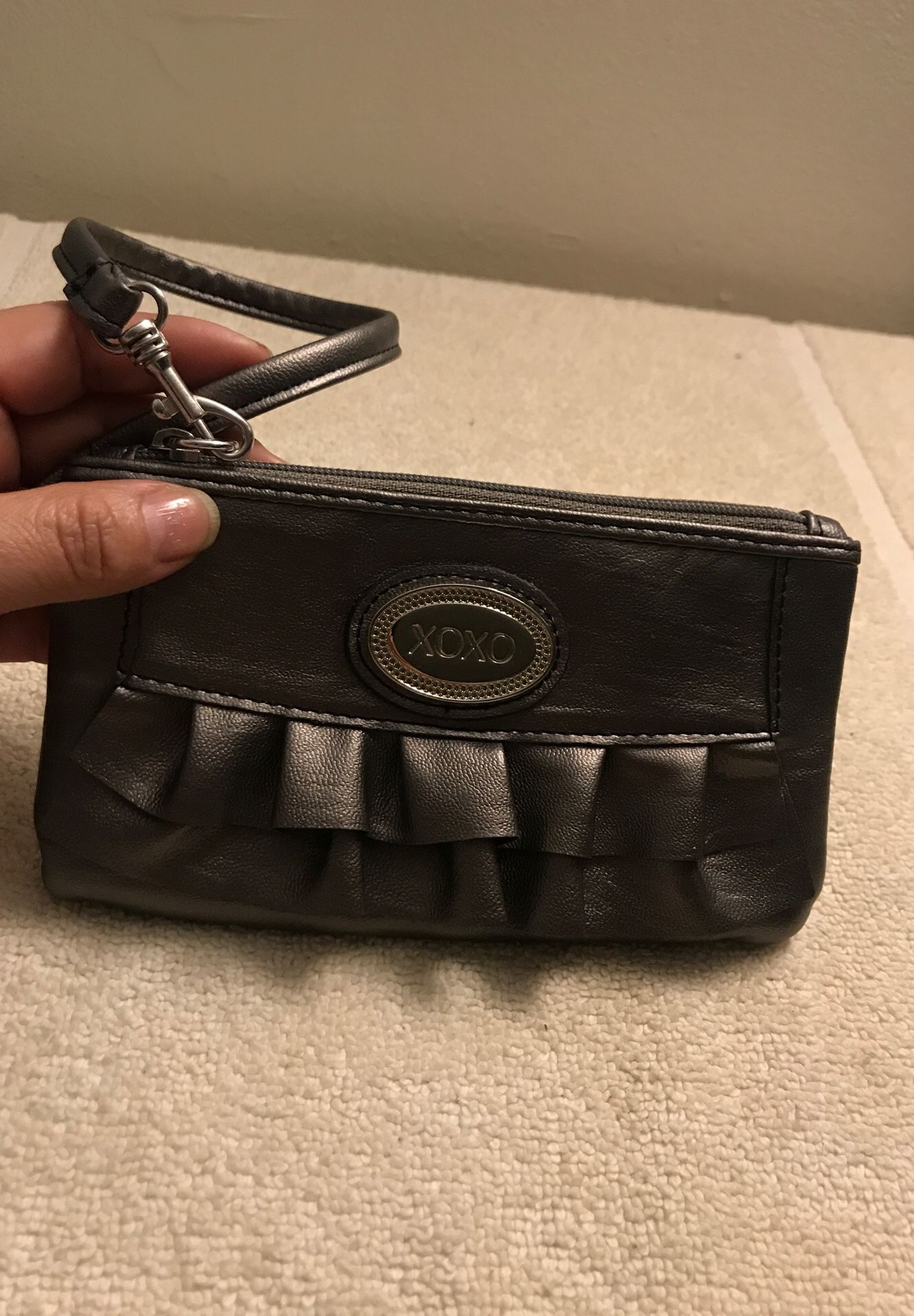 XOXO WRISTLET