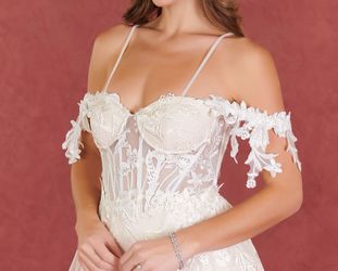 DIAMOND WHITE/ ROSE PETAL. SIZE 10