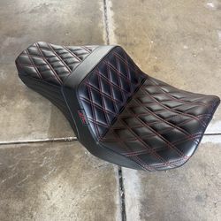 Le Pera Tailwhip Upfront Seat Harley Touring 24+