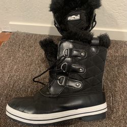 Womens Snow Boots size 9