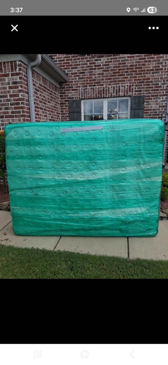 Saatva Classic Mattress, Firm, 14.5", Queen, Like New, Perfect Condition