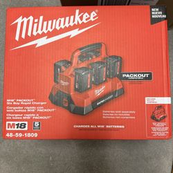 M18 18v Pack out 6-port Charger