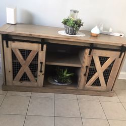 Ratio Looking Tv Stand. 