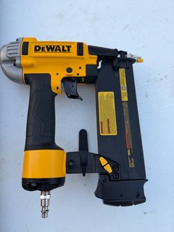 Dewalt 18 Ga pneumatic Brad nailer