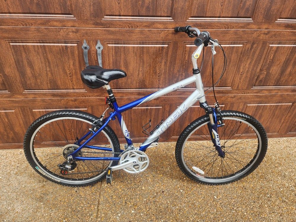 *** LADIES TREK MT BIKE ***