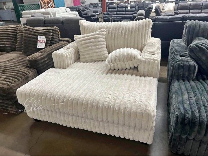 Stupendous Oversized Chair $10 Down Payment And Financing Available