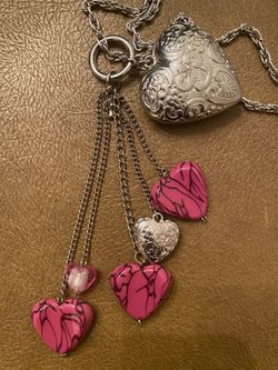 Heart Charms on Chain Necklace. 