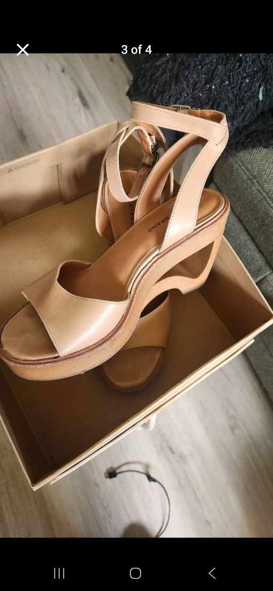 Lucky Brand Cut Out Wedges