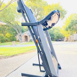 Nordictrack t6.5s Treadmill With Power Incline (Like New) 