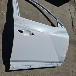 Hyundai Tucson  right Passenger door oem 22 to 26