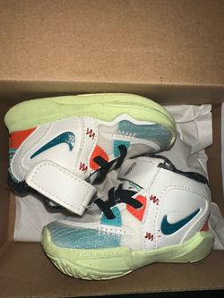 Nike Kyrie Toddler Sneakers