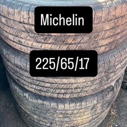225/65/17 Michelin Tire 