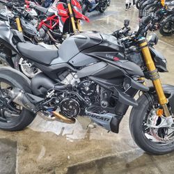 2021 Ducati Streetfighter V4