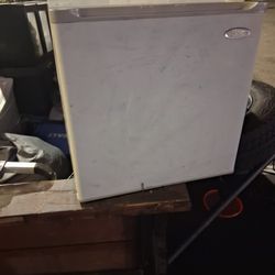 Mini Fridge 