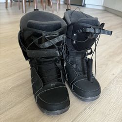 Salomon Titan Size 8.5