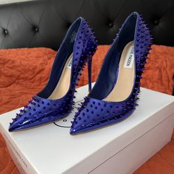 Steve Madden Vala-S Purple 4” metal spikes stiletto high heel size 7 with matching bseduce purse
