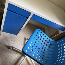 Sturdy Computer Desk With Drawers and Matching Chair 