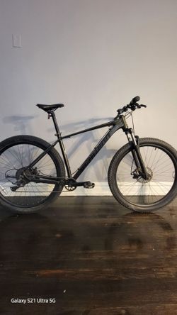 🚵‍♂️🔥 SCHWINN MOUNTAIN BIKE – SUPER LIGHTWEIGHT 🔥🚵‍♂️