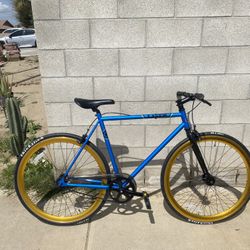 LMK 500$ Or Trade For A throne 