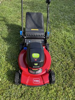 60 V MAX' 22 INCH RECYCLER  W/PERSONAL PACE  (SELF PROPELLED REAR WHEELS DRIVE) LAWN MOVER -6 .0 Ah  BATTERY AND CHARGER INCLUDED. GRASS BAG INCLUDED.