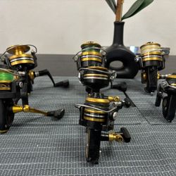  Lot of 6 Penn Reels, (4) SS serie 6500-420 and (2) Z serie medium and small reel 🔥 