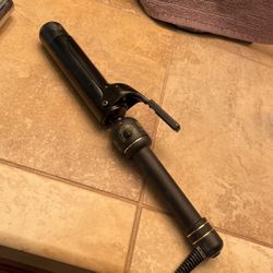 Hot Tools Curling Iron 