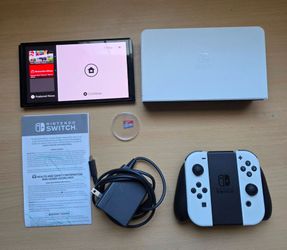 Nintendo Switch OLED - White - Good Condition with original accessories and 32GB SD
