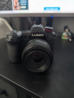 Panasonic Lumix G9 with Canon EF 50mm f/1.8 STM Lens. Mint