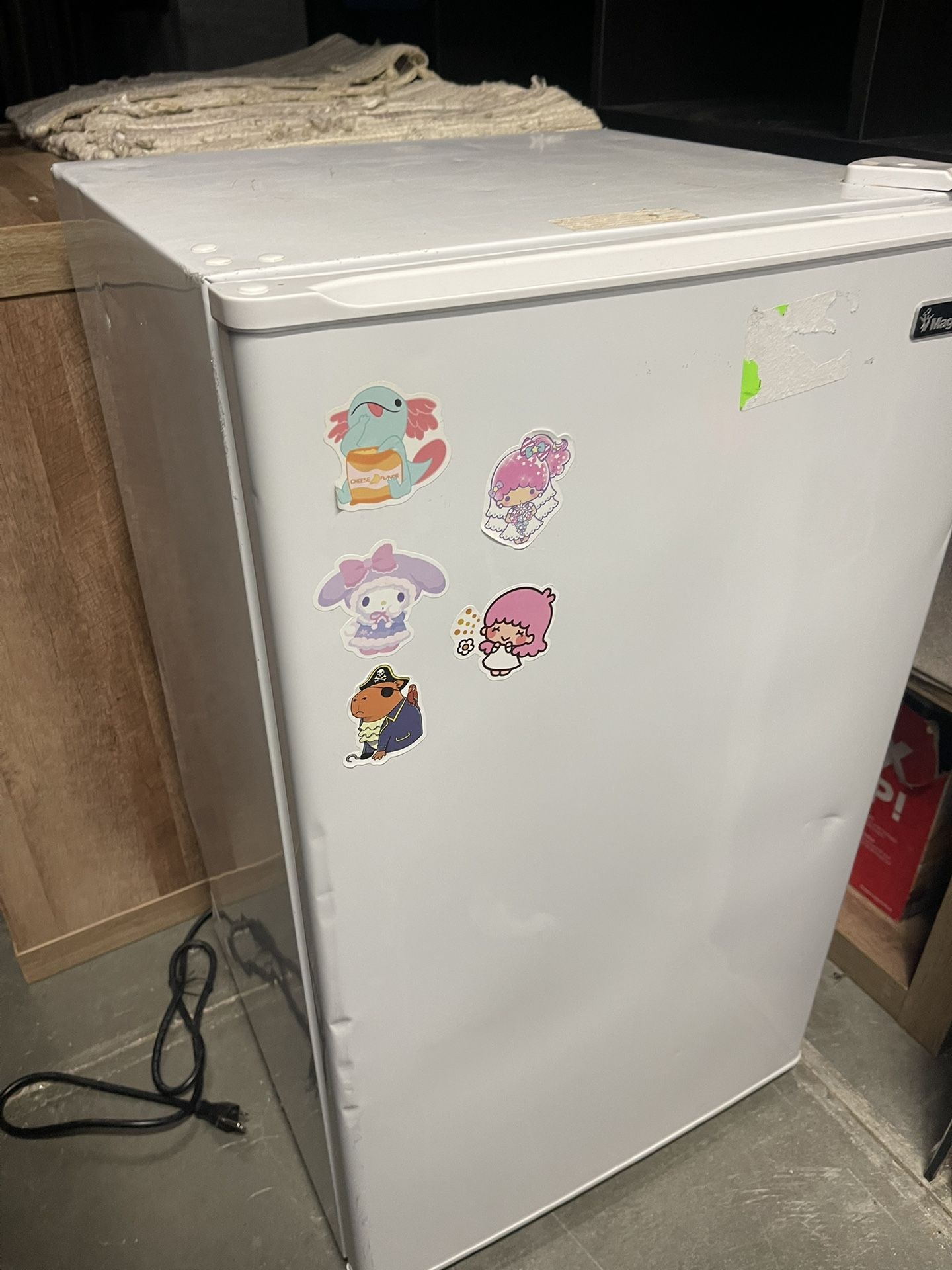 Mini Fridge 