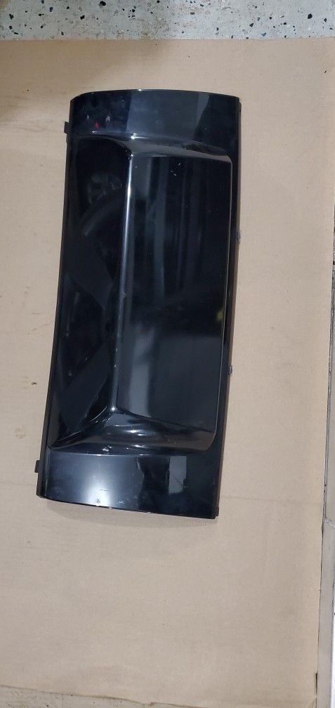 07-14 Escalade Hitch Cover