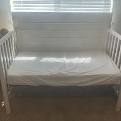 Crib/ Toddler Bed 