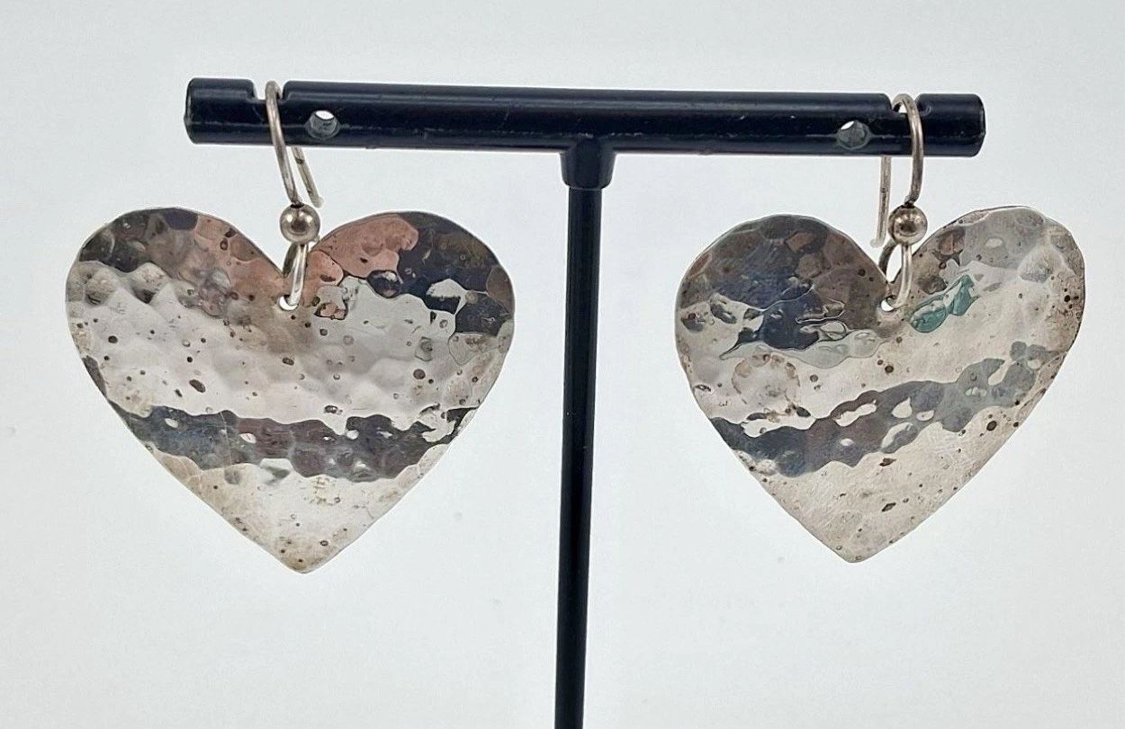 FREE SHIPPING! Joan Slifka 925 Silver Hammered Heart Dangle Earrings Lot#742