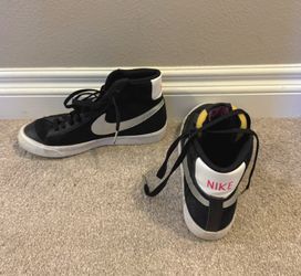 4 pair of girls shoes - Nike & Converse