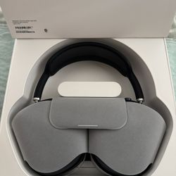 AirPods Max (new Gen USB-c) Brand New!!