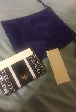 Brand New Authentic Tory Burch card wallet