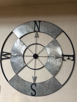 Compass wall decor