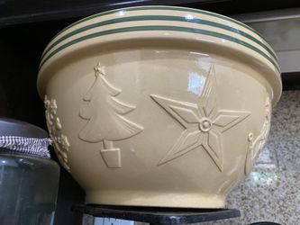 William Sonoma Yellow ware Bowl with Green Band with Christmas Designs