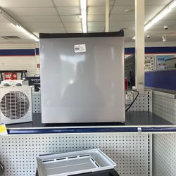 Hisense Mini Fridge