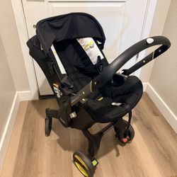Doona convertible Stroller/Car Seat 